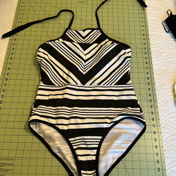 Swimsuit - Picture 1 of 6